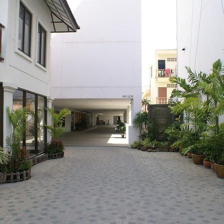 Diamond City Place Hotel Патая Екстериор снимка
