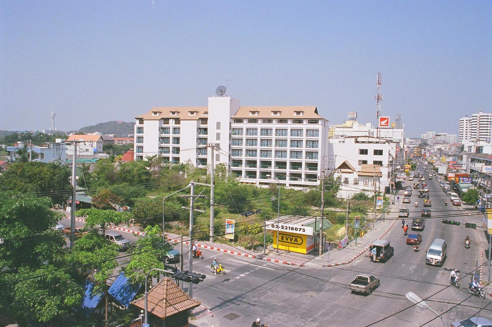 Diamond City Place Hotel Патая Екстериор снимка