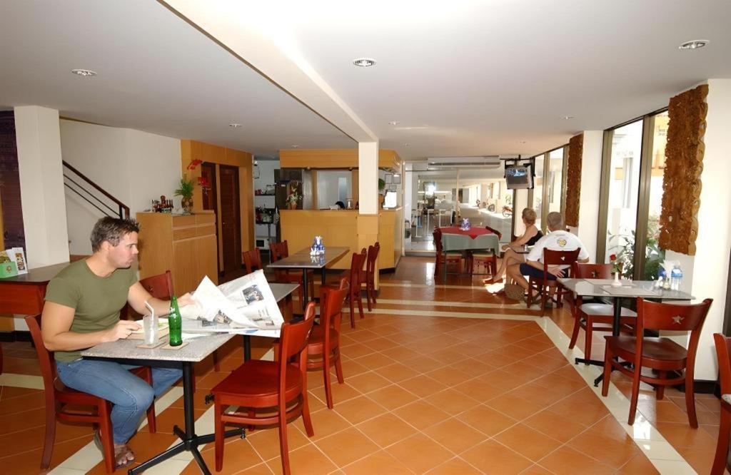 Diamond City Place Hotel Патая Екстериор снимка
