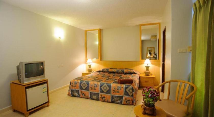 Diamond City Place Hotel Патая Екстериор снимка