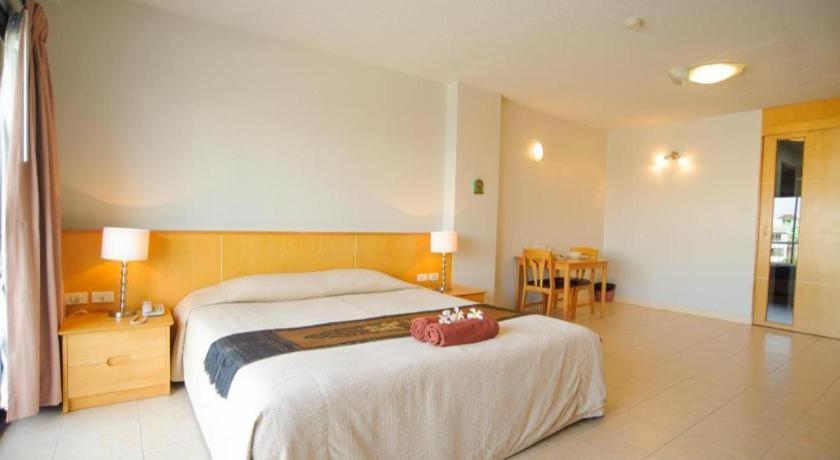 Diamond City Place Hotel Патая Екстериор снимка