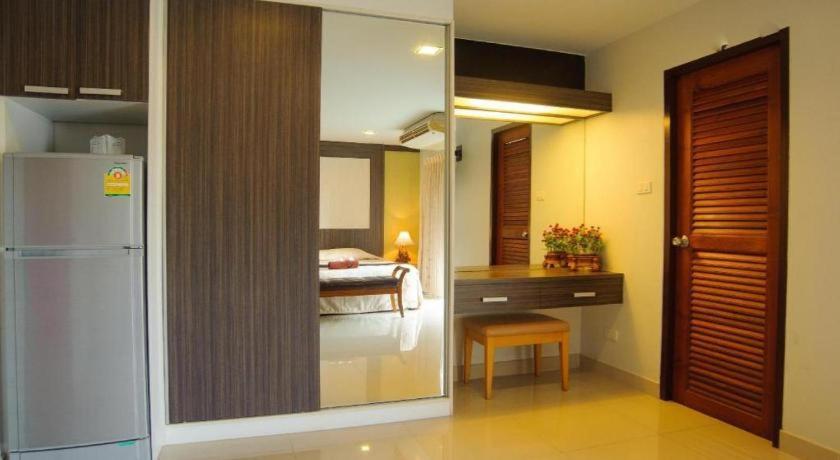 Diamond City Place Hotel Патая Екстериор снимка