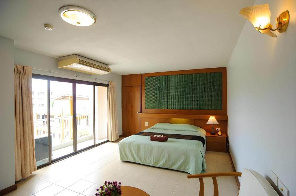 Diamond City Place Hotel Патая Екстериор снимка