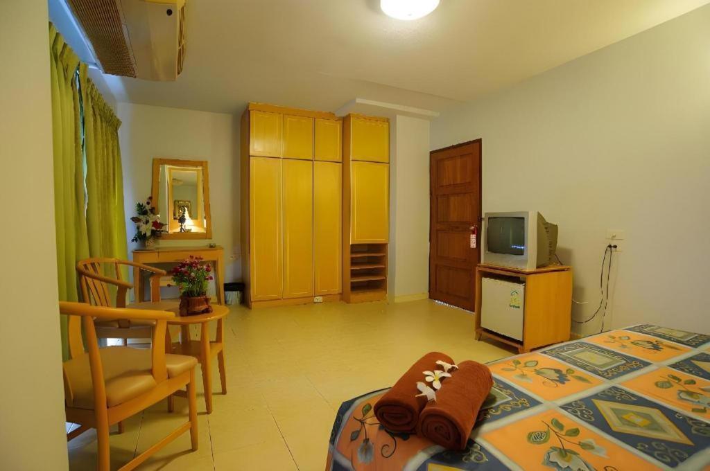 Diamond City Place Hotel Патая Екстериор снимка