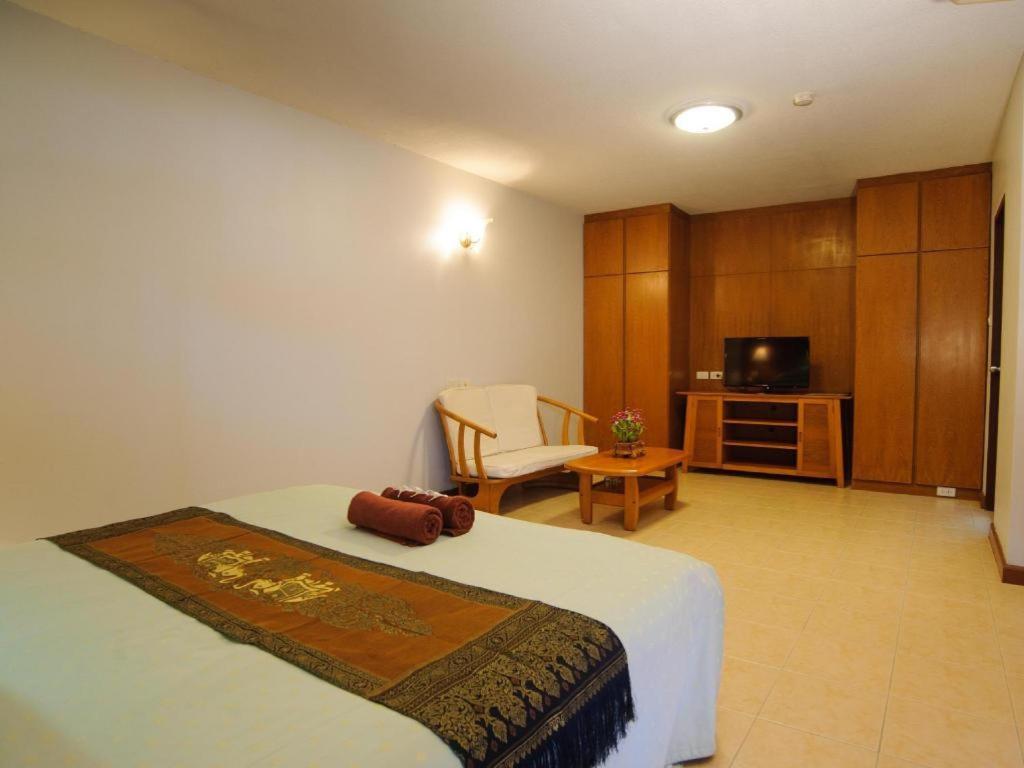Diamond City Place Hotel Патая Екстериор снимка