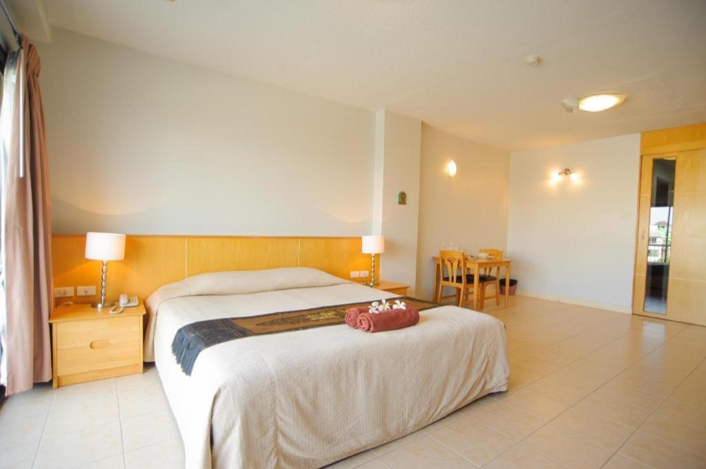 Diamond City Place Hotel Патая Екстериор снимка