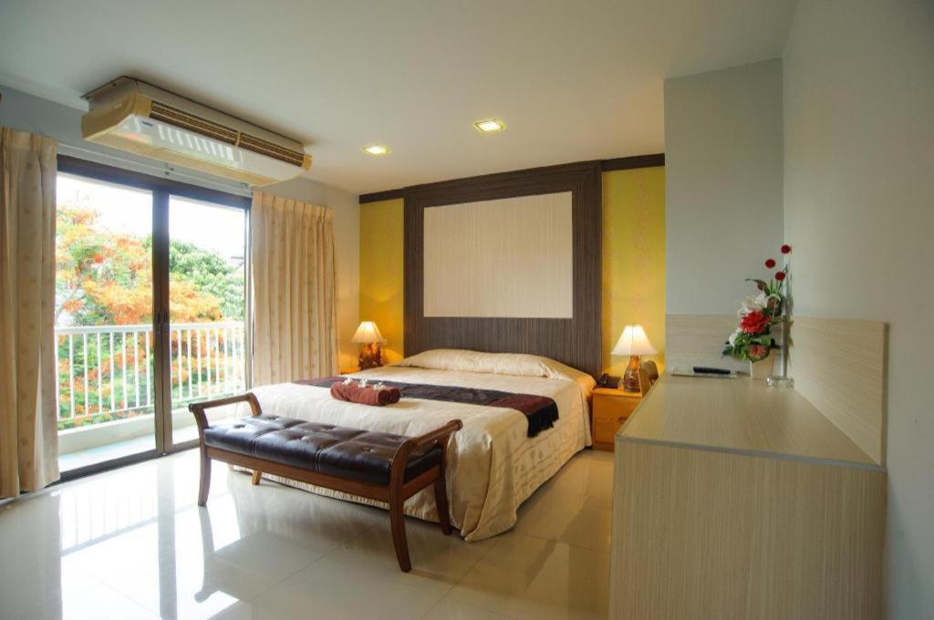 Diamond City Place Hotel Патая Екстериор снимка